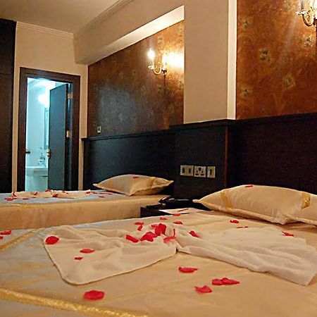 Отель Grand Center Boutique Кирения Экстерьер фото