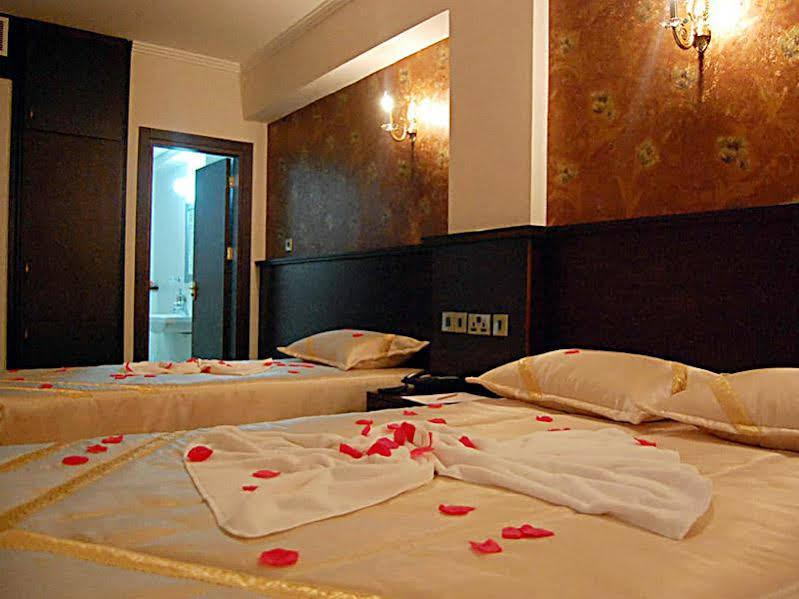 Отель Grand Center Boutique Кирения Экстерьер фото