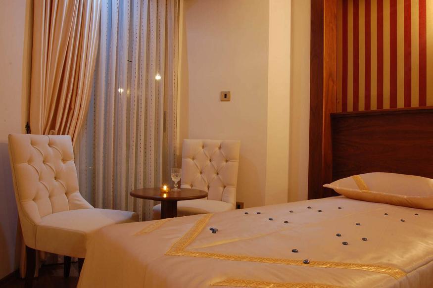 Отель Grand Center Boutique Кирения Экстерьер фото
